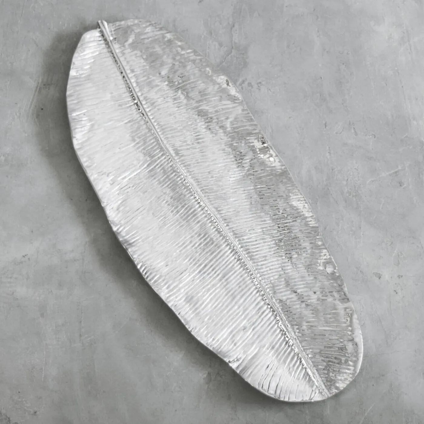 New GARDEN Banana Leaf Extra Extra Large Platter Platters|Signature Aluminum Metal