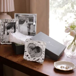 Outlet GIFTABLES Curved Heart 5 x 5 Frame GIFTABLES Heart|View All Frames