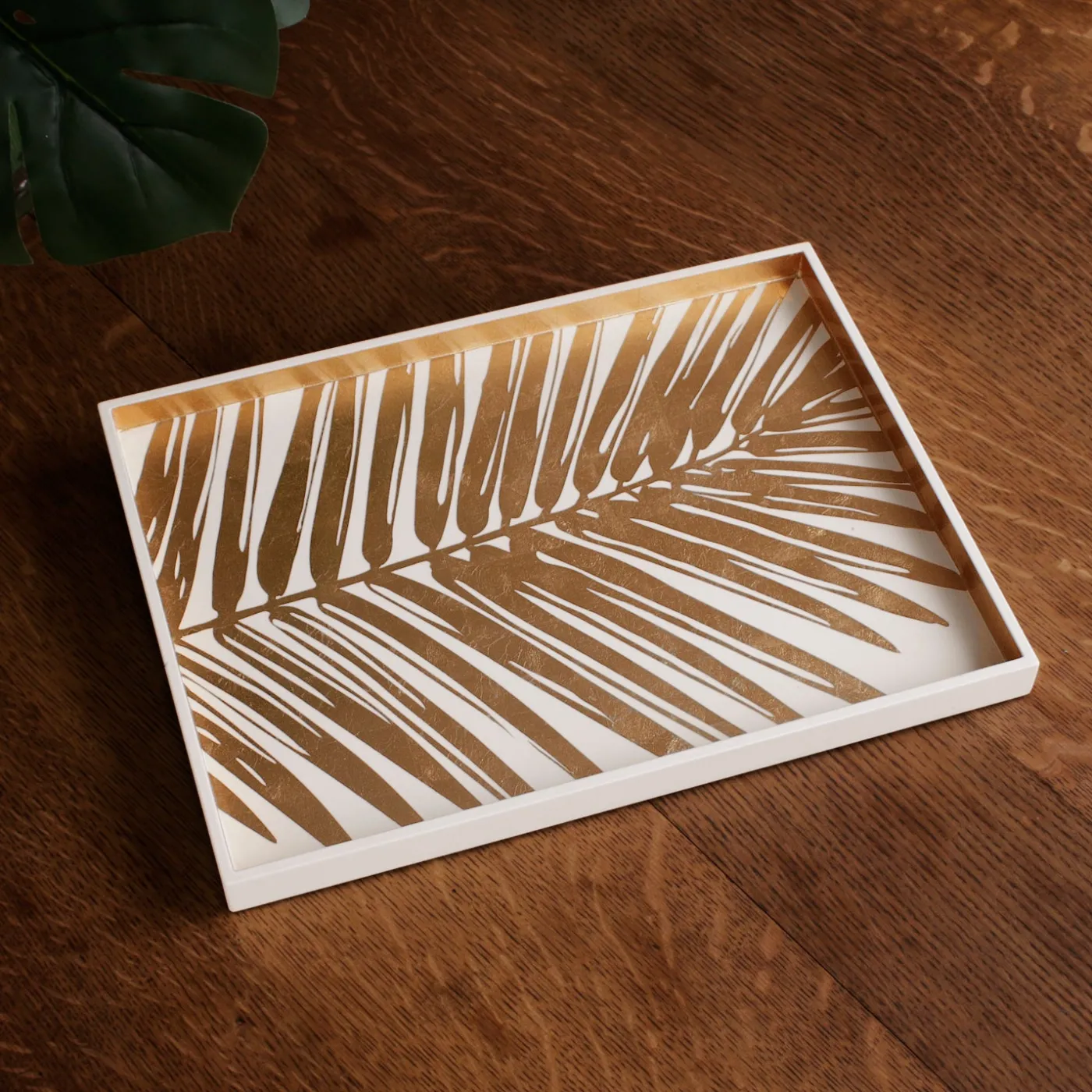 Clearance INDOCHINE Small Lacquered Palm Tray White and Gold Indochine|Trays