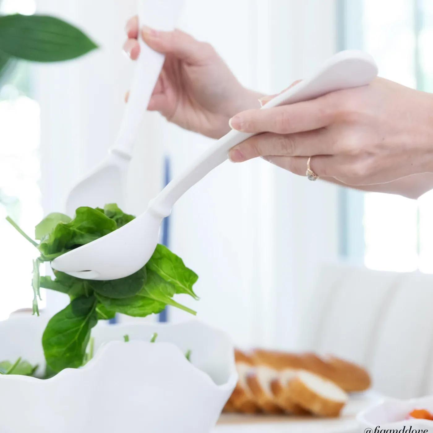 New VIDA Nube Large Salad Servers (White) View All Vida|VIDA Nube