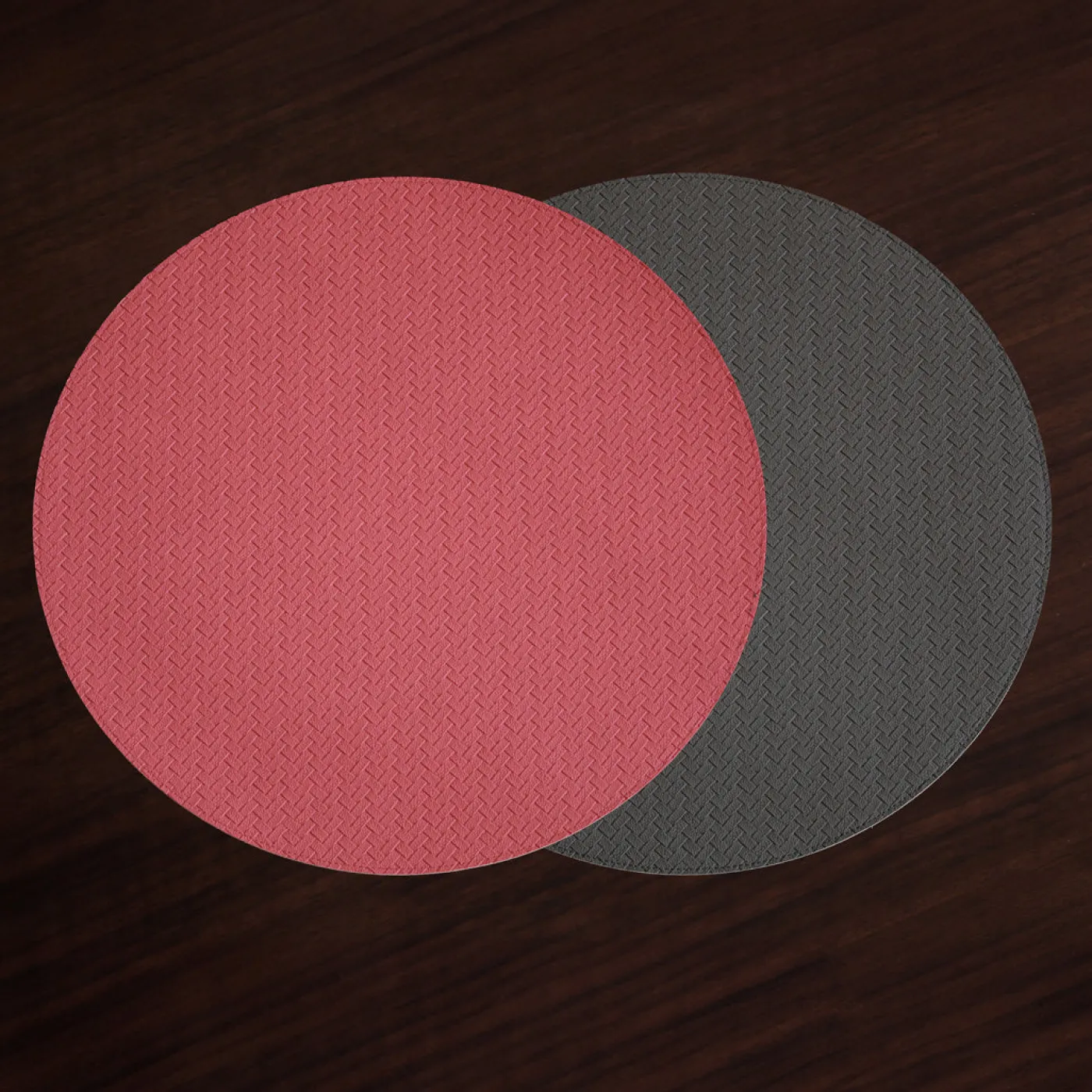 New VIDA Snakeskin Reversible 15" Round Placemats Set of 4 (Salmon and Cha View All Vida|Placemats