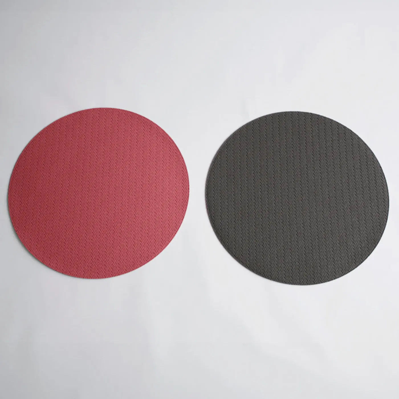 New VIDA Snakeskin Reversible 15" Round Placemats Set of 4 (Salmon and Cha View All Vida|Placemats